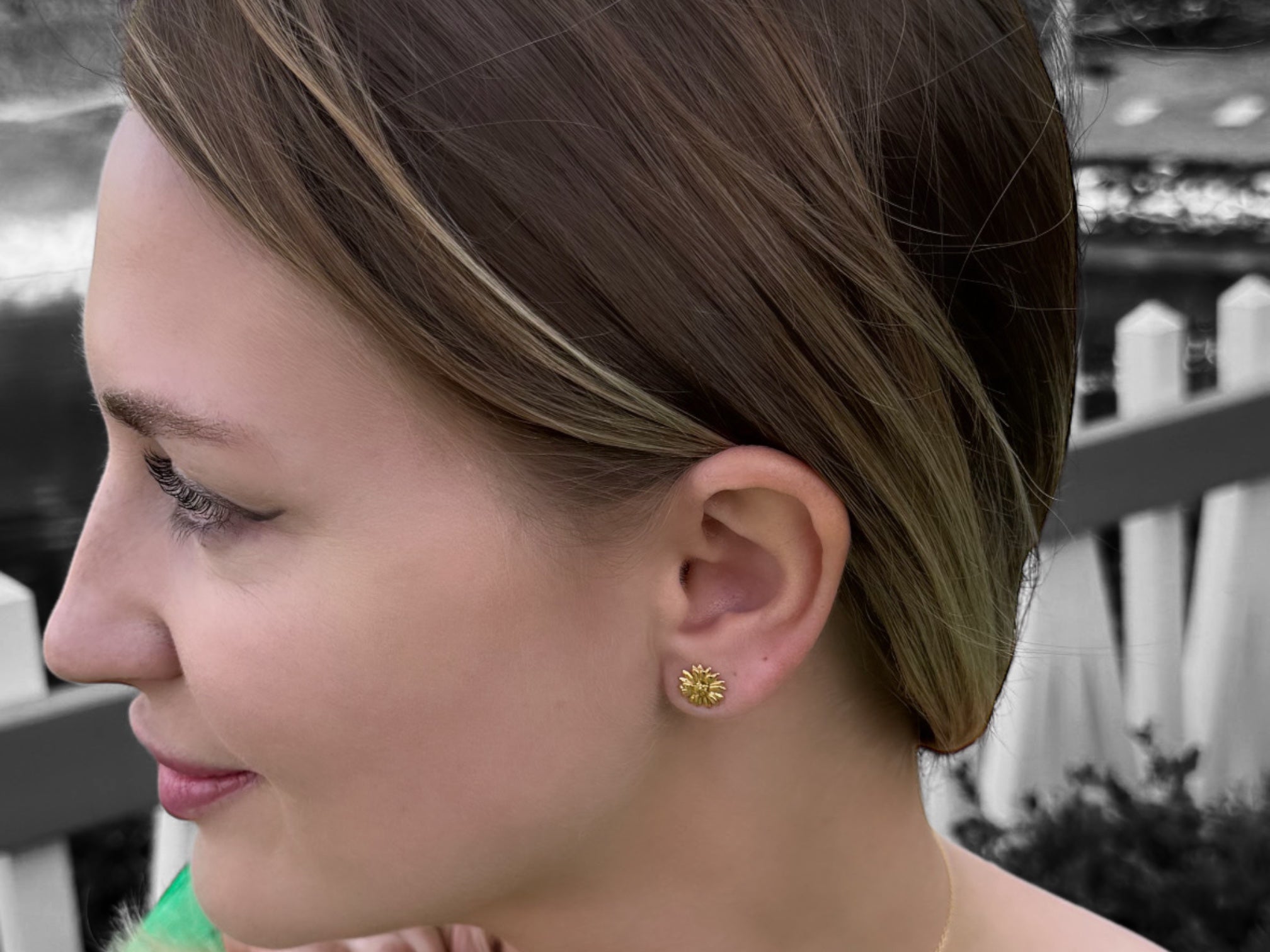 Dainty gold and diamonds flower earrings